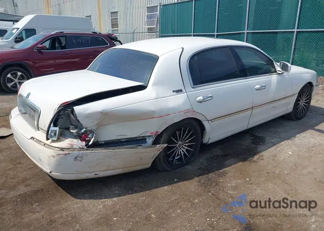 2006 Lincoln Town Car Signature Limited from USA, damaged, VIN 1LNHM82V96Y631446